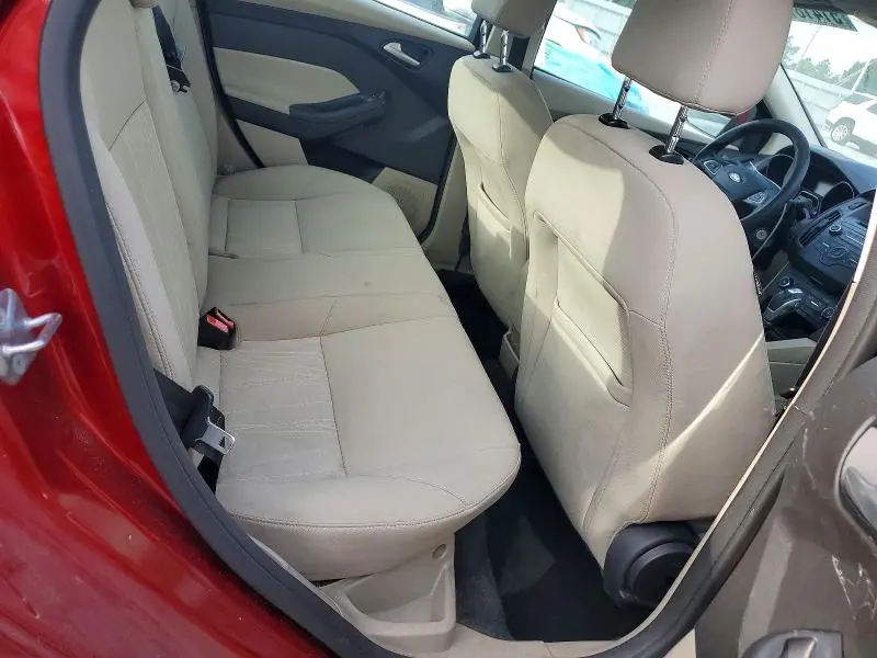 2016 FORD FOCUS SE  