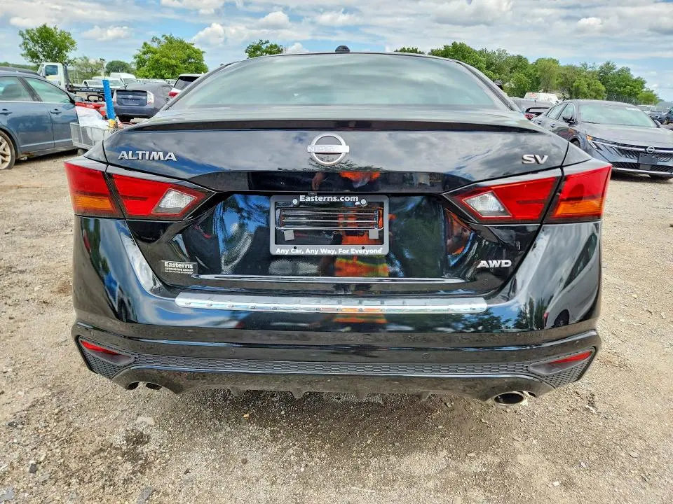 2023 NISSAN ALTIMA SV  
