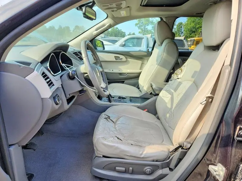 2010 CHEVROLET TRAVERSE LT  