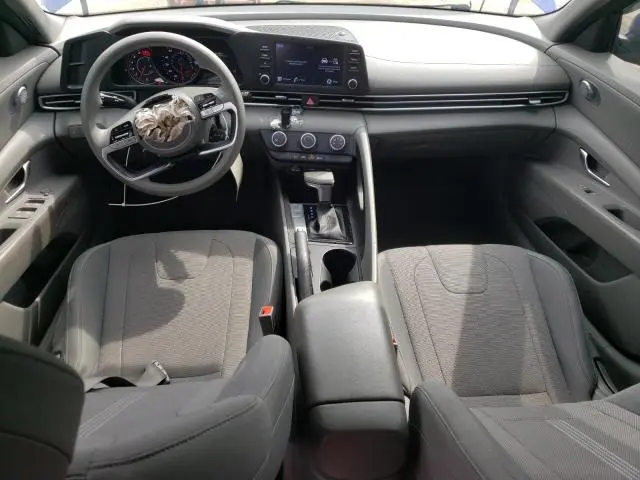 2021 HYUNDAI ELANTRA SE  