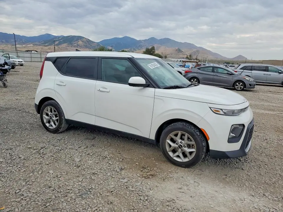 2022 KIA SOUL S  
