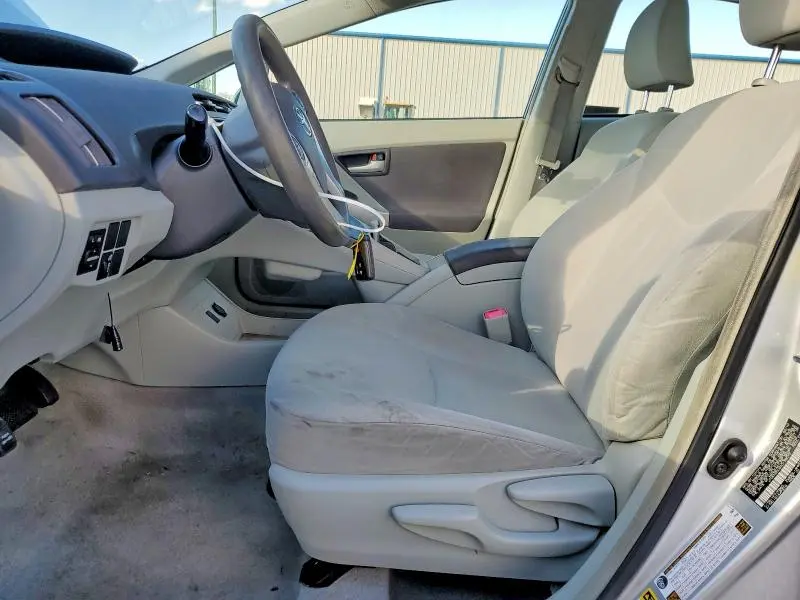 2010 TOYOTA PRIUS III  