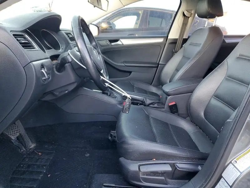 2017 VOLKSWAGEN JETTA SE  