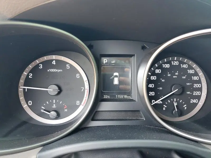 2018 HYUNDAI SANTA FE SE  