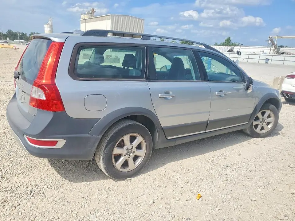 2011 VOLVO XC70 3.2  