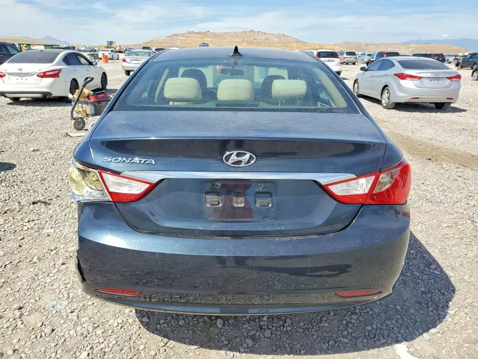 2011 HYUNDAI SONATA GLS  