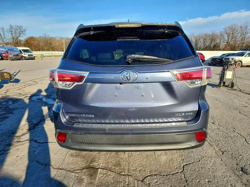 2016 TOYOTA HIGHLANDER XLE  