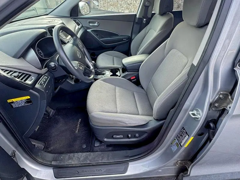 2016 HYUNDAI SANTA FE SE  