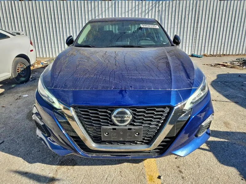 2019 NISSAN ALTIMA SR  