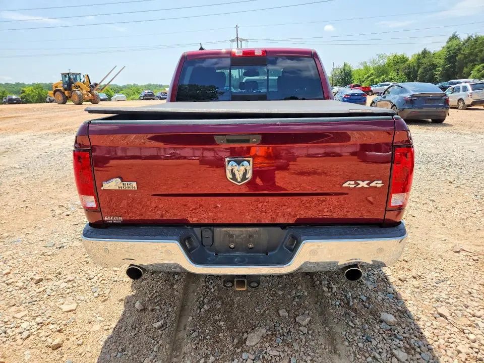2016 RAM 1500 SLT  