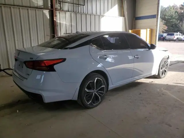 2023 NISSAN ALTIMA SR  