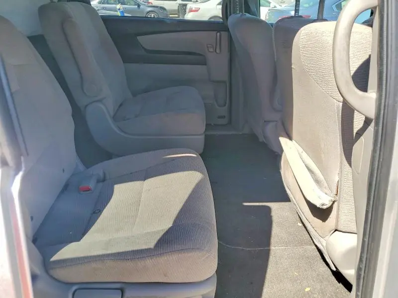 2011 HONDA ODYSSEY LX  