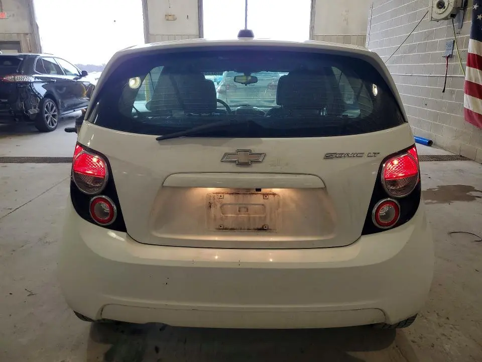 2016 CHEVROLET SONIC LT  