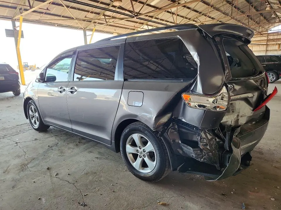 2013 TOYOTA SIENNA LE  