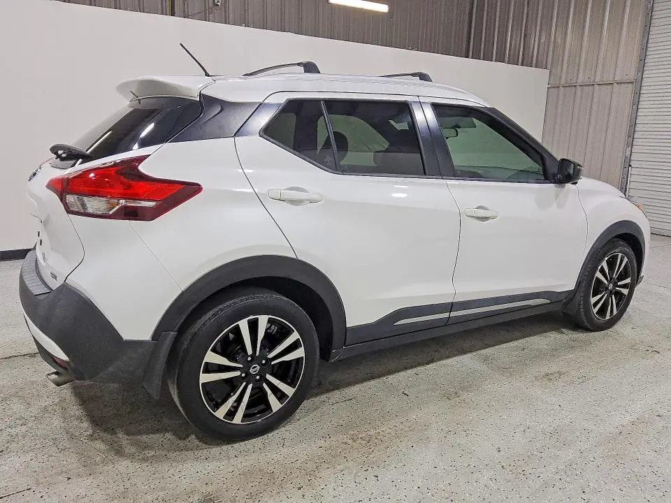 2018 NISSAN KICKS SR  