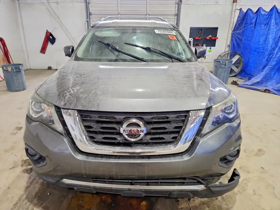 2017 NISSAN PATHFINDER SL  