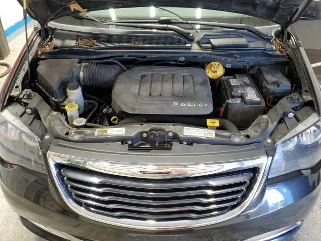 2016 CHRYSLER TOWN & COUNTRY S  