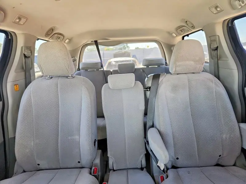 2013 TOYOTA SIENNA LE  