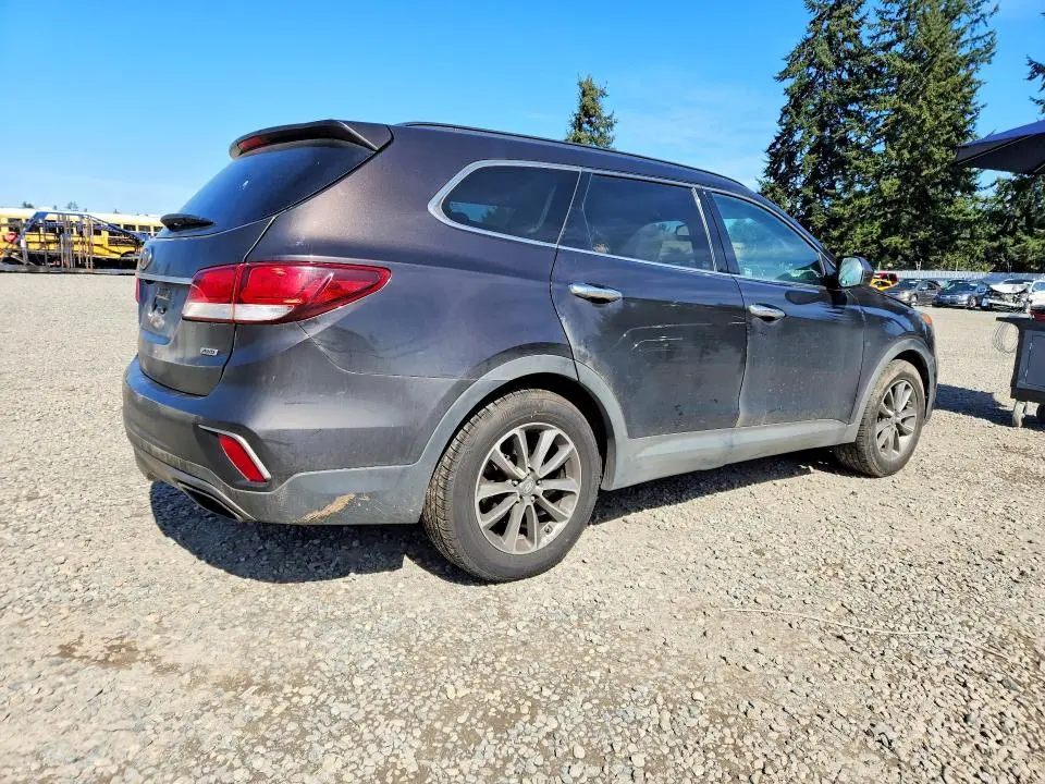 2017 HYUNDAI SANTA FE SE  