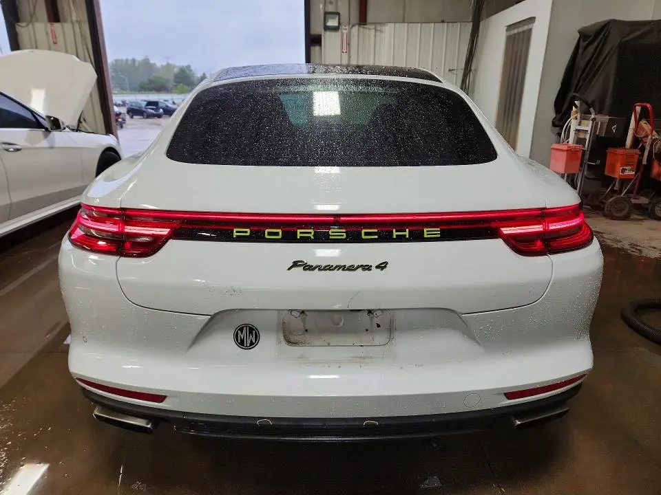 2020 PORSCHE PANAMERA 4 E-HYBRID  