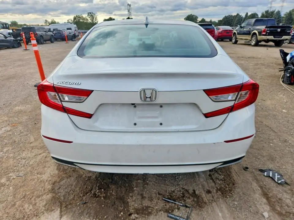2018 HONDA ACCORD LX  