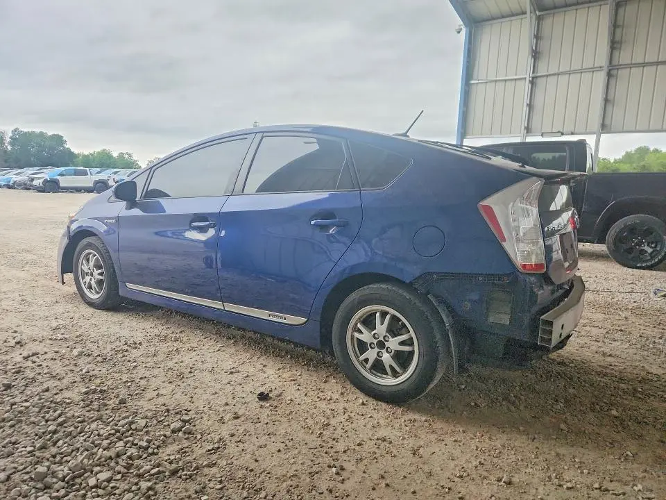 2010 TOYOTA PRIUS III  
