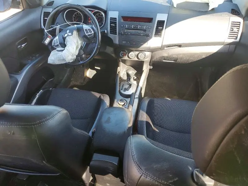 2011 MITSUBISHI OUTLANDER SE  