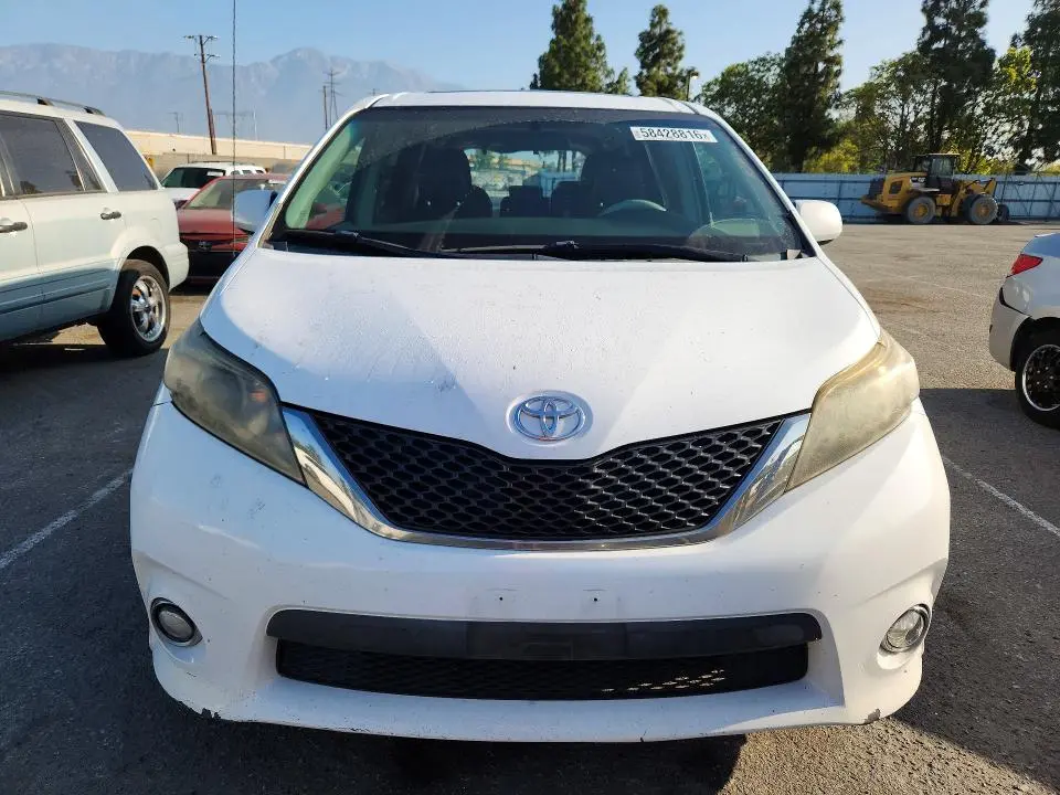 2011 TOYOTA SIENNA SPORT  