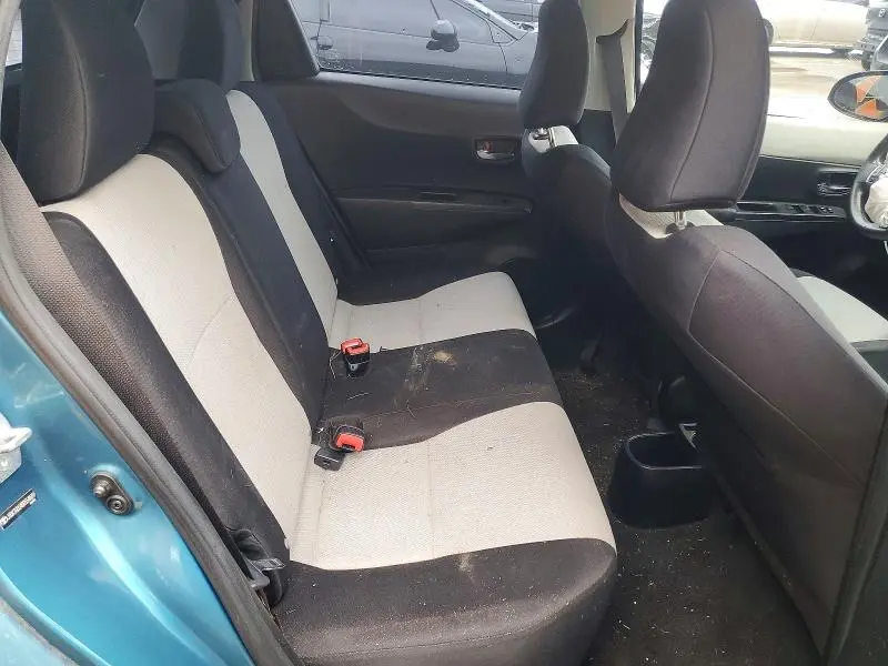 2013 TOYOTA YARIS 5-DOOR LE  