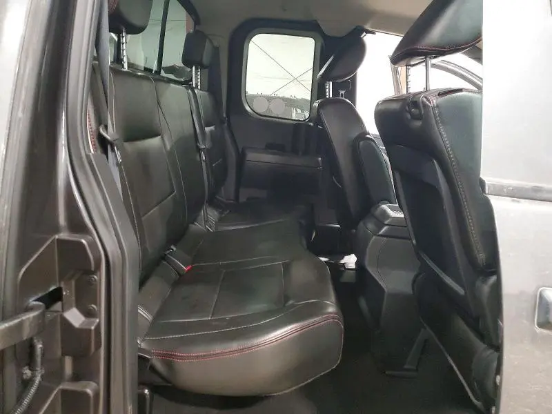 2011 NISSAN TITAN SV  