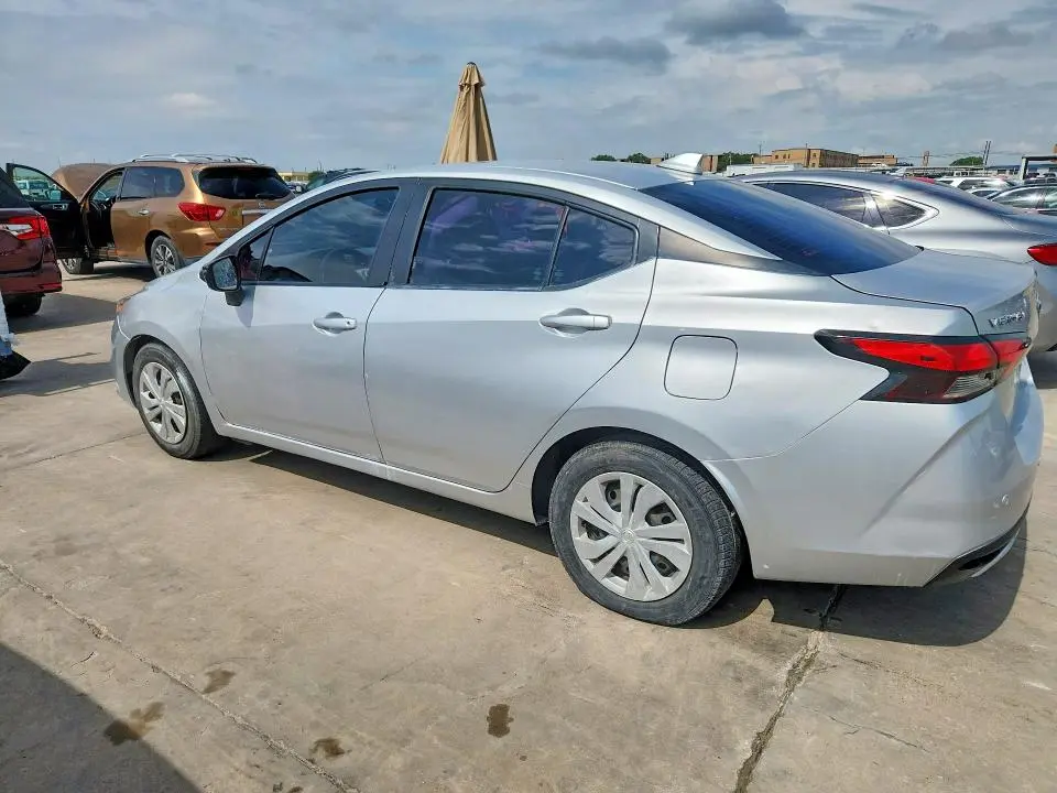 2021 NISSAN VERSA SV  