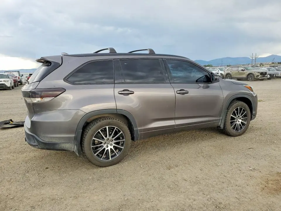 2018 TOYOTA HIGHLANDER SE  