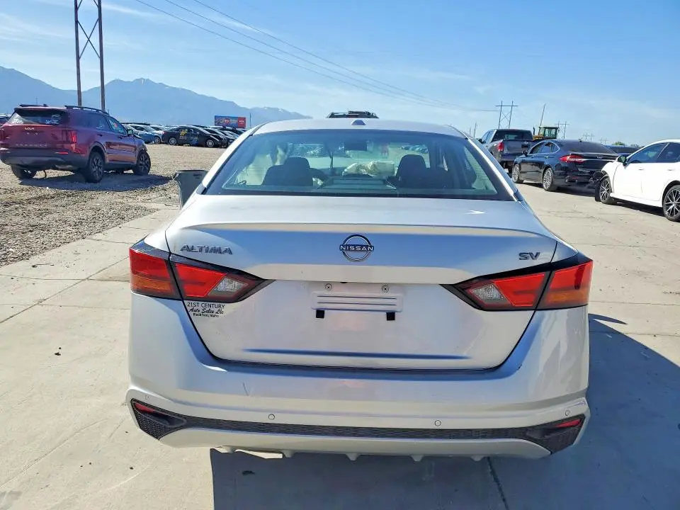 2024 NISSAN ALTIMA SV  