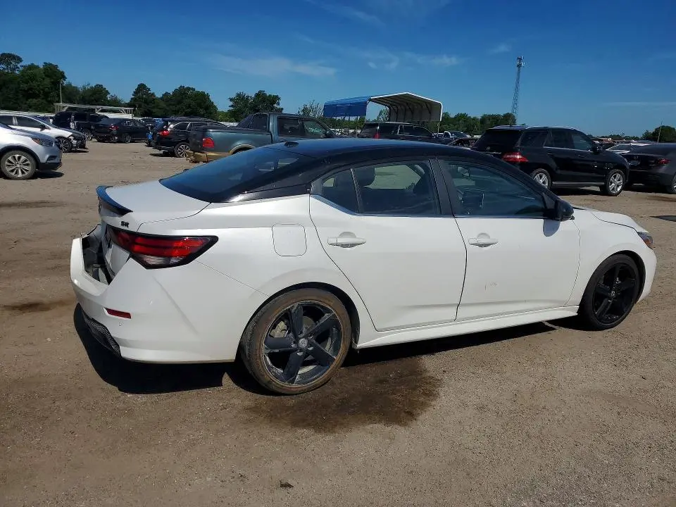 2023 NISSAN SENTRA SR  