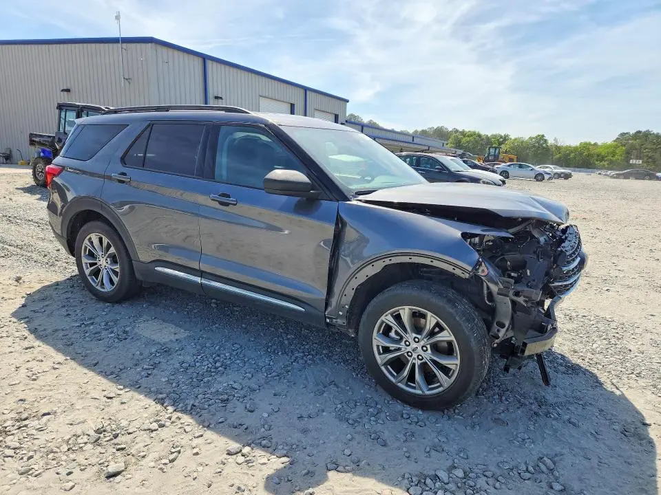 2022 FORD EXPLORER XLT  