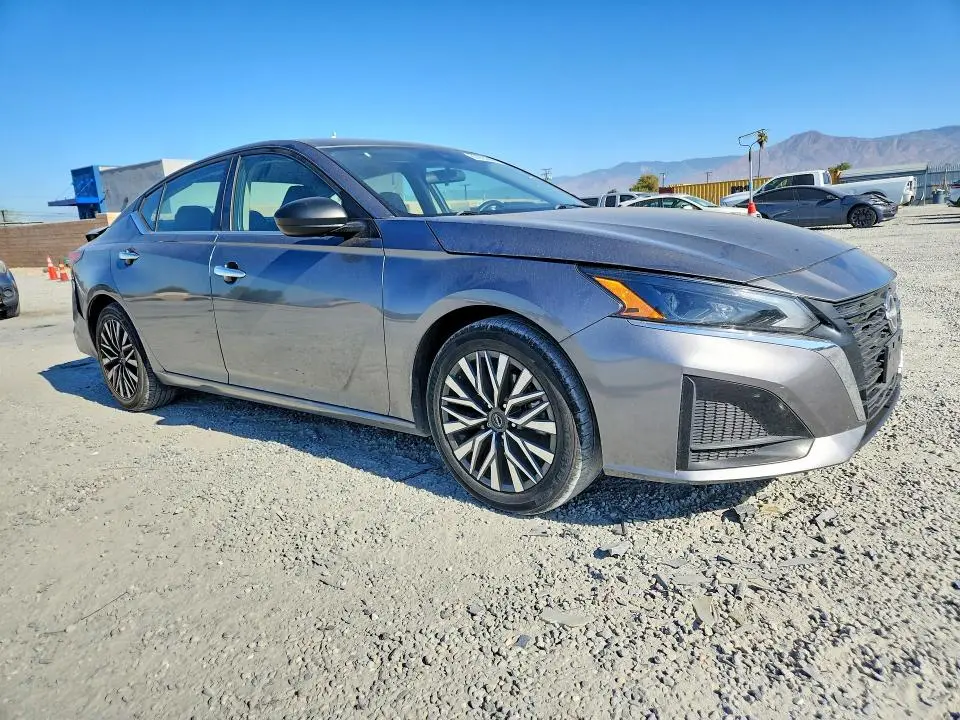 2024 NISSAN ALTIMA SV  