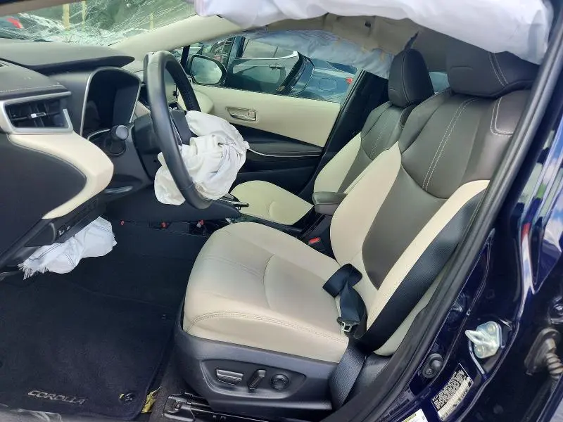 2020 TOYOTA COROLLA XLE  
