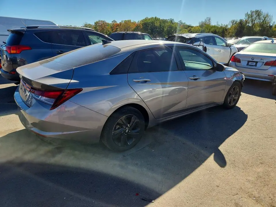 2021 HYUNDAI ELANTRA SEL  