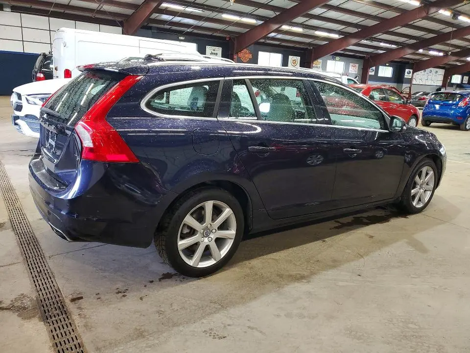 2016 VOLVO V60 T5 PREMIER  