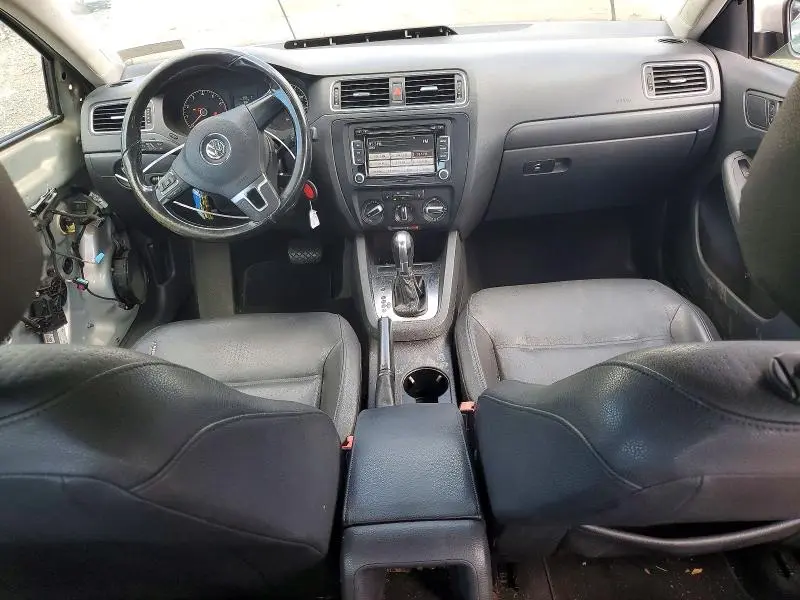 2011 VOLKSWAGEN JETTA SE  
