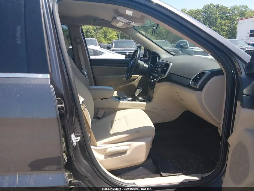2019 JEEP GRAND CHEROKEE LAREDO E 4X4