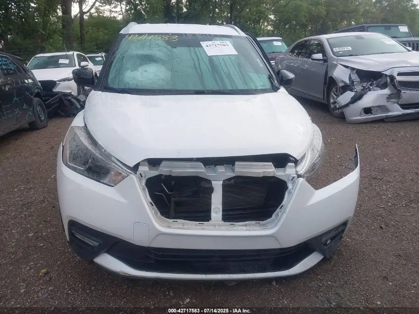 2018 NISSAN KICKS SR