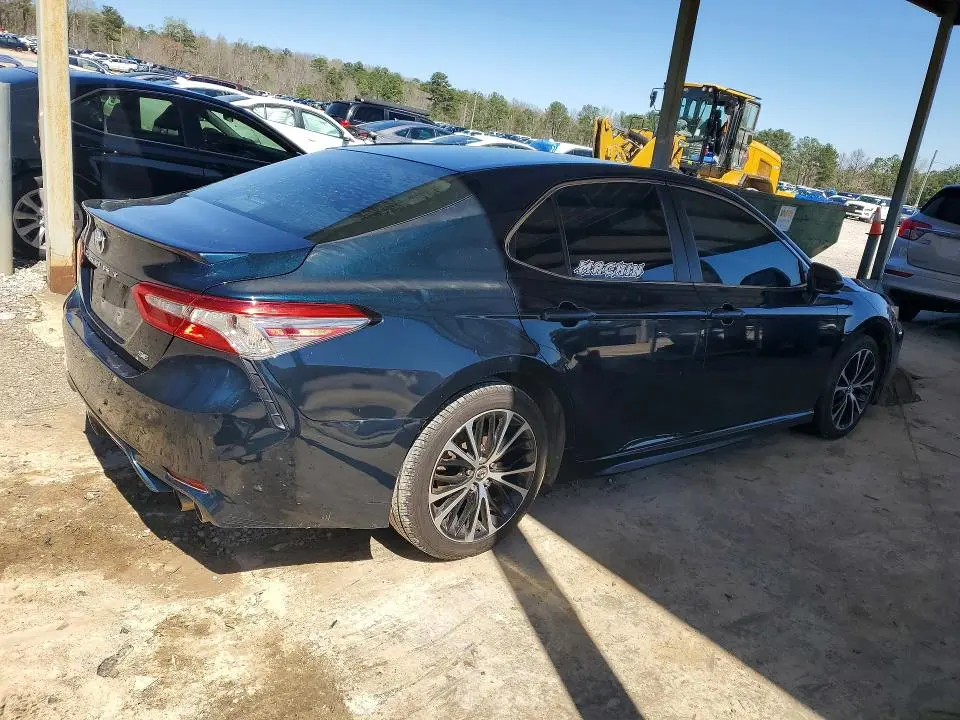 2018 TOYOTA CAMRY SE  