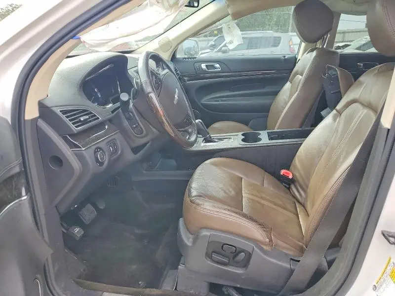 2017 LINCOLN MKT   