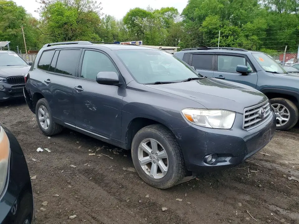 2010 TOYOTA HIGHLANDER SE  
