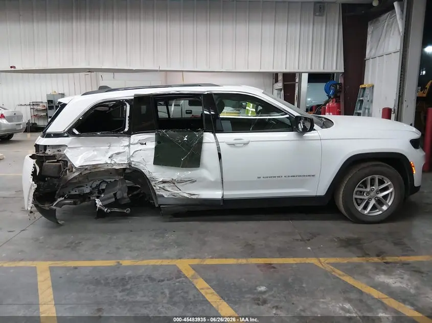 2024 JEEP GRAND CHEROKEE LAREDO X 4X2