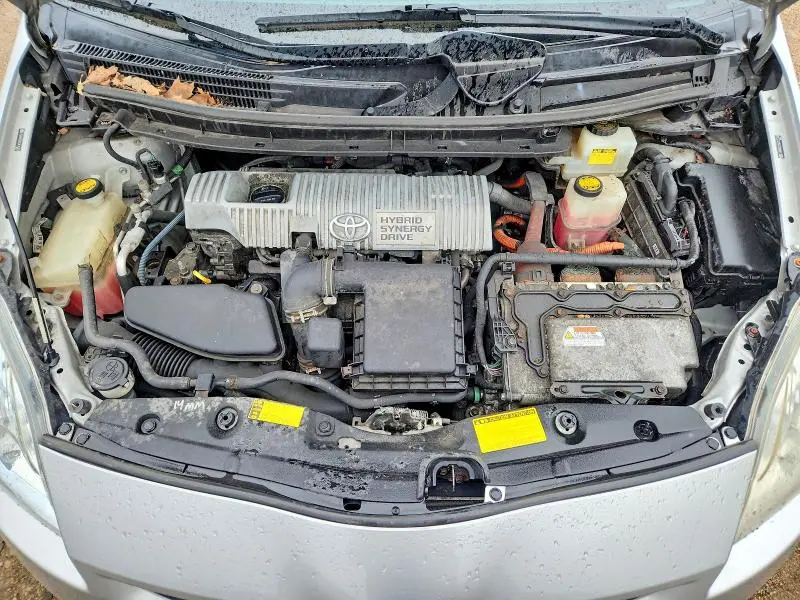 2010 TOYOTA PRIUS III  