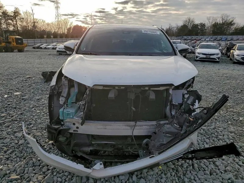 2018 TOYOTA HIGHLANDER LE  