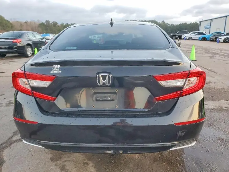 2018 HONDA ACCORD LX  