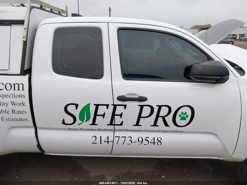 2017 TOYOTA TACOMA SR